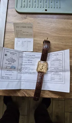 Золотые часы Mactime с документами, проба 585, 8,7 г 1