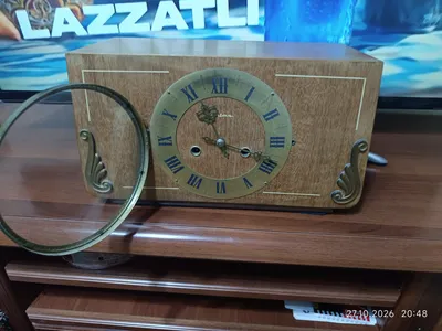 zarb va avtomatik tortish mexanizmli «Yantar» soati 1