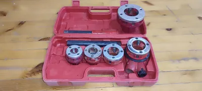Продаётся лерка для нарезки резьбы 1