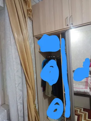 Shkaf sotiladi urungan joylari bor. 1