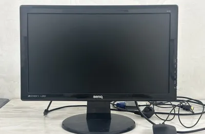 Sichqonchali monitor sotiladi