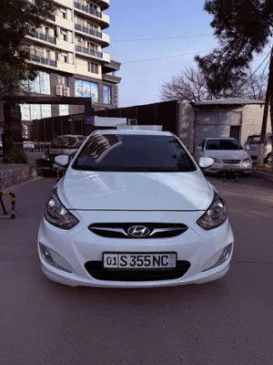 Hyundai Accsent 2011 1