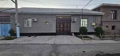 Дом за стадионом в городе Нурафшон 1