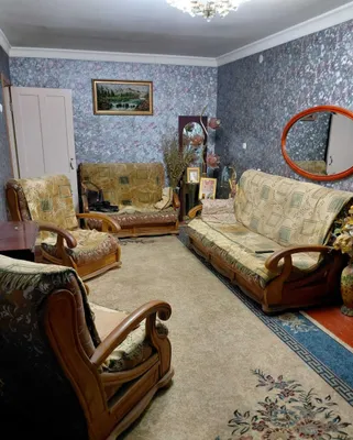 Комплект мебели в зал: 2 дивана, 2 кресла из дерева. Хорошее состояние 1