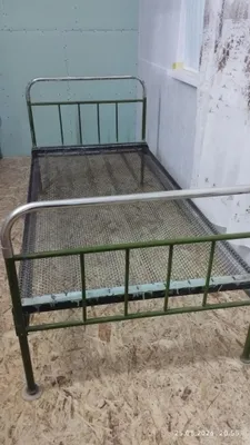 Temir bir yarim kishilik karavot sotiladi. 1