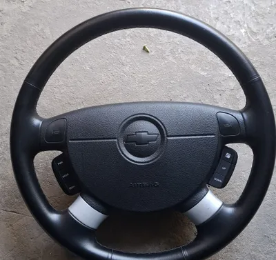 Gentra uchun tugmali rul, xavfsizlik yostig‘i bor, charm, zavodniki