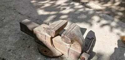 Советские Тиски слесарные 1