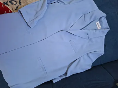 kastyum sotiladi 40 razmer yangi 1