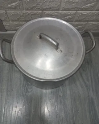 Кастрюля продаётся 1