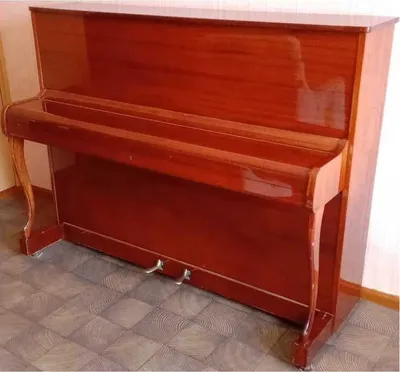 Yaxshi holatdagi GEYER pianinosi 1