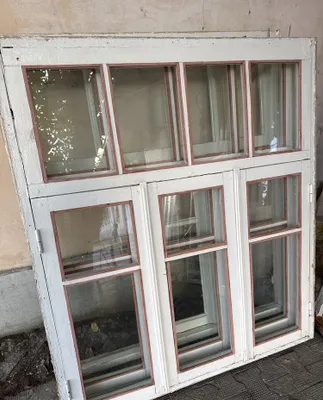 Продаются бывшие в употреблении окна и двери