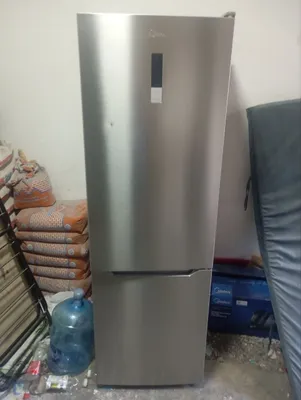 Продам 2х камерный холодильник Медея 1