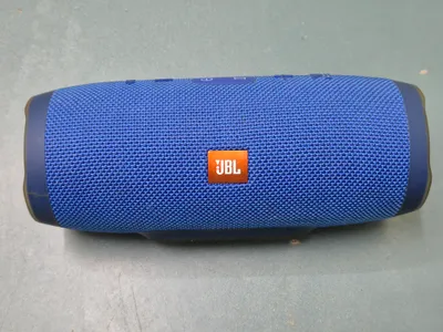 Продам портативную колонку jbl charge 3 1