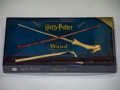 Harry Potter suvenir tayoqchasi va yo‘lko‘rsatuvchi kitobi 1