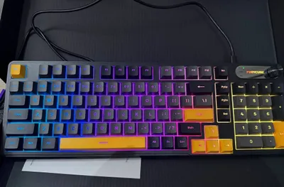 Yangi RGB klaviatura sotiladi 1