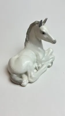 Chinni haykalcha “Yotgan toychoq” LFZ SSSR 1