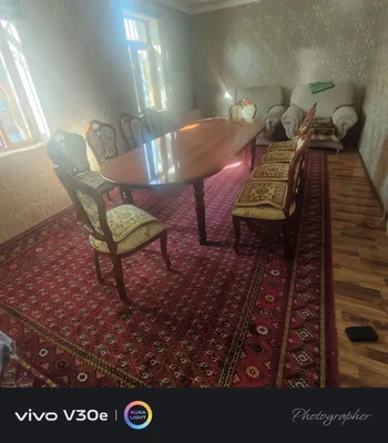 Стол, 1 шт., и стулья, 10 шт. Состояние среднее, стол из Хонтахты 1