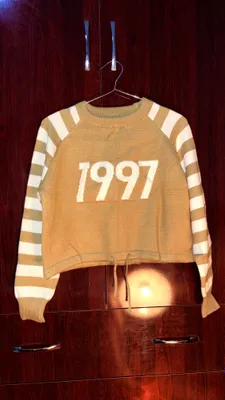 Зимний джемпер с надписью «1997» 1