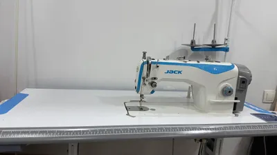 JACK. Продаётся швейная машина. Состояние хорошее, работает хорошо. 1