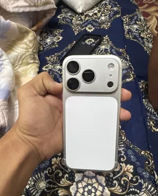 iPhone 17 Pro, SIM/eSIM 1