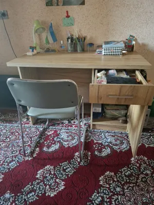 Yozuv stoli sotiladi 1