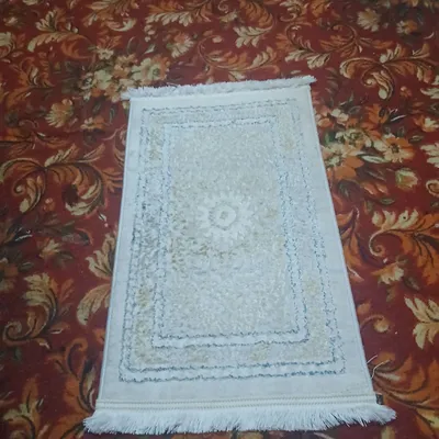 Eshik tagi uchun Gilamcha Sotiladi! 1