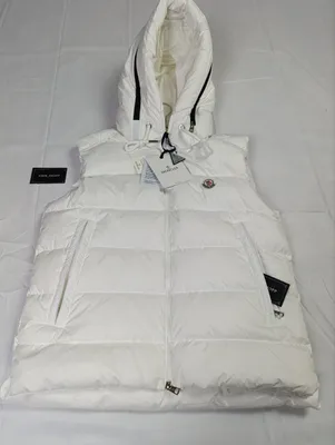Moncler jiletka 1