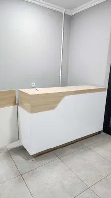 Mehmonlarni qabul qilish stoykasi