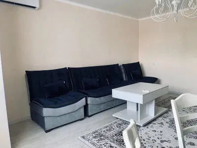 Toshkent, Kosmonavtlar metrosi yonida 2 xonali kvartira ijaraga beriladi, mo‘ljal: «Zhemchug» ЖК 1