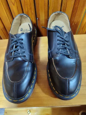 Dr.Martens firmasining uniseks tuflilari 1