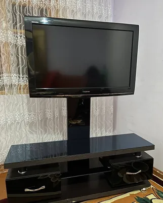 Продается телевизор с подставкой