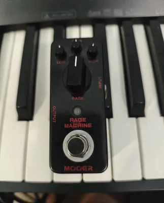 Mooer Rage Machine gitara pedali + quvvat bloki 1
