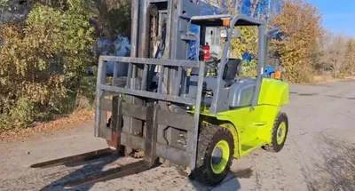 Вилочный погрузчик 1