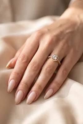 Золотое кольцо 585 с фианитами, круглый халo 2,5 г 5