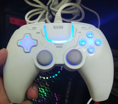 Kompyuter uchun joystik sotiladi 1