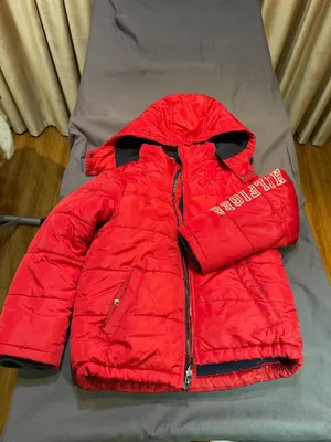 Hilfiger bolalar kurtkasi. 7–8 yosh. 1