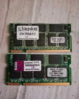 Noutbuk uchun DDR-1 tezkor xotirasi.