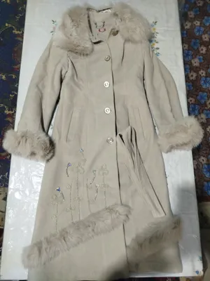 Женское пальто продаётся 1