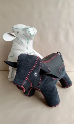 Кожаные интерьерные фигуры. 1