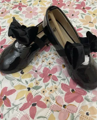 Yangi H&M tuflilari, sovg‘aga bej rangli ishlatilgan tuflichalar 1