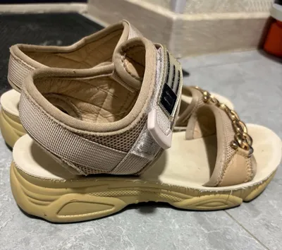 Ajoyib holatdagi sandal va baletkalar 1