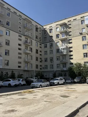 Город Навои, напротив рынка Дархан, 1-комнатная квартира, переделанная в 2-комнатную 1