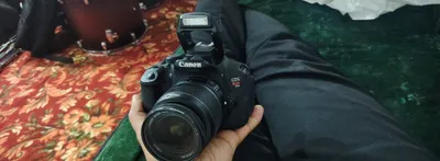 Canon eos 700D (Revbel T5i) sotiladi yengi xolatda 1