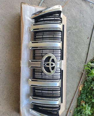 Toyota 150 uchun radiator panjarasi 1