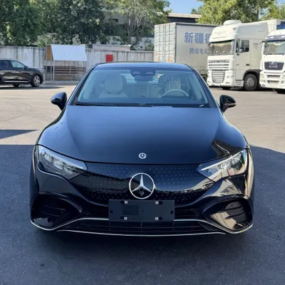 Mercedes Benz EQE 500 EV 2025 1