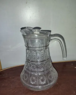 Стеклянный графин 1