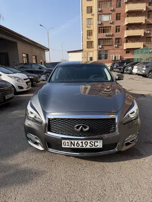 Срочно продается автомобиль INFINITI LUXURY Q70 1