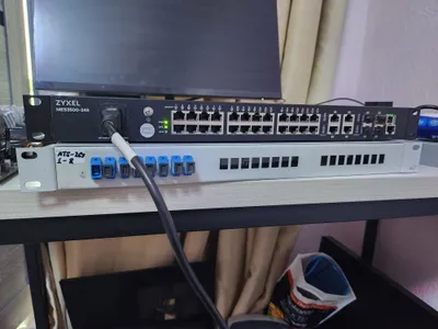 Управляемый свитч(hub)Zyxel MES3500 и оптическая патч-панель 1