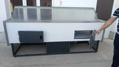 Витринный холодильник 1