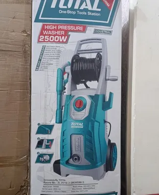 Продаётся мойка Karcher.